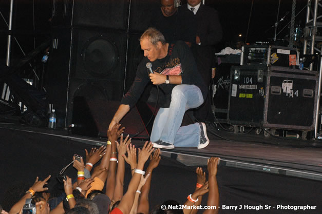 Michael Bolton - Air Jamaica Jazz & Blues Festival 2007 - The Art of Music -  Thursday, January 25th - 10th Anniversary - Air Jamaica Jazz & Blues Festival 2007 - The Art of Music - Tuesday, January 23 - Saturday, January 27, 2007, The Aqueduct on Rose Hall, Montego Bay, Jamaica - Negril Travel Guide, Negril Jamaica WI - http://www.negriltravelguide.com - info@negriltravelguide.com...!