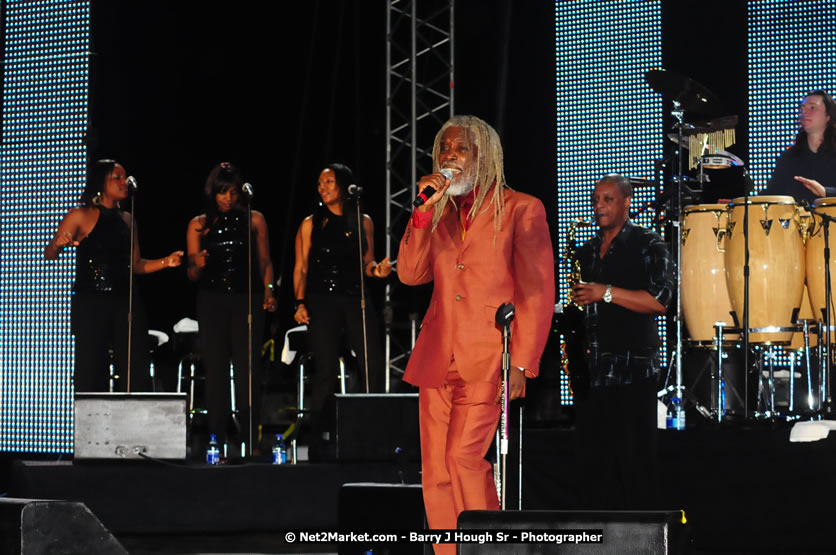 Billy Ocean at the Air Jamaica Jazz and Blues Festival 2008 The Art of Music - Saturday, January 26, 2008 - Air Jamaica Jazz & Blues 2008 The Art of Music venue at the Aqaueduct on Rose Hall Resort & Counrty Club, Montego Bay, St. James, Jamaica W.I. - Thursday, January 24 - Saturday, January 26, 2008 - Photographs by Net2Market.com - Claudine Housen & Barry J. Hough Sr, Photographers - Negril Travel Guide, Negril Jamaica WI - http://www.negriltravelguide.com - info@negriltravelguide.com...!