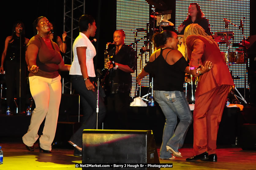 Billy Ocean at the Air Jamaica Jazz and Blues Festival 2008 The Art of Music - Saturday, January 26, 2008 - Air Jamaica Jazz & Blues 2008 The Art of Music venue at the Aqaueduct on Rose Hall Resort & Counrty Club, Montego Bay, St. James, Jamaica W.I. - Thursday, January 24 - Saturday, January 26, 2008 - Photographs by Net2Market.com - Claudine Housen & Barry J. Hough Sr, Photographers - Negril Travel Guide, Negril Jamaica WI - http://www.negriltravelguide.com - info@negriltravelguide.com...!