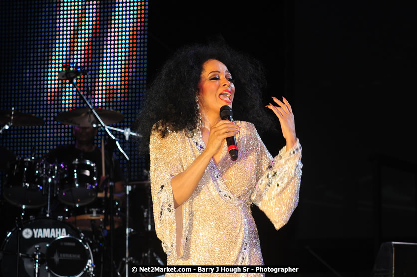 Diana Ross at the Air Jamaica Jazz and Blues Festival 2008 The Art of Music - Saturday, January 26, 2008 - Air Jamaica Jazz & Blues 2008 The Art of Music venue at the Aqaueduct on Rose Hall Resort & Counrty Club, Montego Bay, St. James, Jamaica W.I. - Thursday, January 24 - Saturday, January 26, 2008 - Photographs by Net2Market.com - Claudine Housen & Barry J. Hough Sr, Photographers - Negril Travel Guide, Negril Jamaica WI - http://www.negriltravelguide.com - info@negriltravelguide.com...!