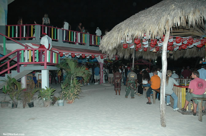 The Messenger, Reggae Super Star - Luciano - Gregory Isaacs - Bobby Dread - Swallow - backed by the Indika Band - Boubon Beach Restaurant, Beach Bar & Oceanfront Accommodations - Negril Travel Guide, Negril Jamaica WI - http://www.negriltravelguide.com - info@negriltravelguide.com...!