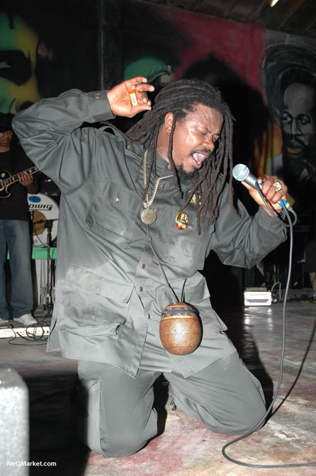 The Messenger, Reggae Super Star - Luciano - Gregory Isaacs - Bobby Dread - Swallow - backed by the Indika Band - Boubon Beach Restaurant, Beach Bar & Oceanfront Accommodations - Negril Travel Guide, Negril Jamaica WI - http://www.negriltravelguide.com - info@negriltravelguide.com...!