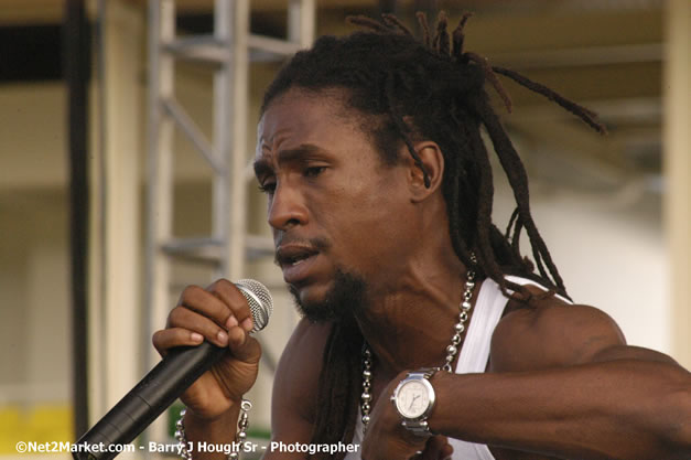 Jah Cure - Cure Fest 2007 - Longing For Concert at Trelawny Multi Purpose Stadium, Trelawny, Jamaica - Sunday, October 14, 2007 - Cure Fest 2007 October 12th-14th, 2007 Presented by Danger Promotions, Iyah Cure Promotions, and Brass Gate Promotions - Alison Young, Publicist - Photographs by Net2Market.com - Barry J. Hough Sr, Photographer - Negril Travel Guide, Negril Jamaica WI - http://www.negriltravelguide.com - info@negriltravelguide.com...!