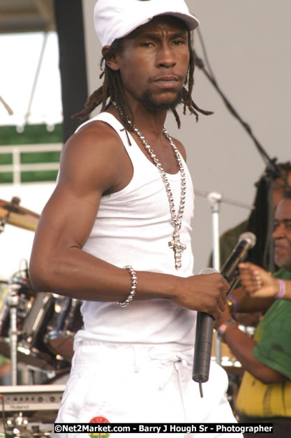 Jah Cure - Cure Fest 2007 - Longing For Concert at Trelawny Multi Purpose Stadium, Trelawny, Jamaica - Sunday, October 14, 2007 - Cure Fest 2007 October 12th-14th, 2007 Presented by Danger Promotions, Iyah Cure Promotions, and Brass Gate Promotions - Alison Young, Publicist - Photographs by Net2Market.com - Barry J. Hough Sr, Photographer - Negril Travel Guide, Negril Jamaica WI - http://www.negriltravelguide.com - info@negriltravelguide.com...!