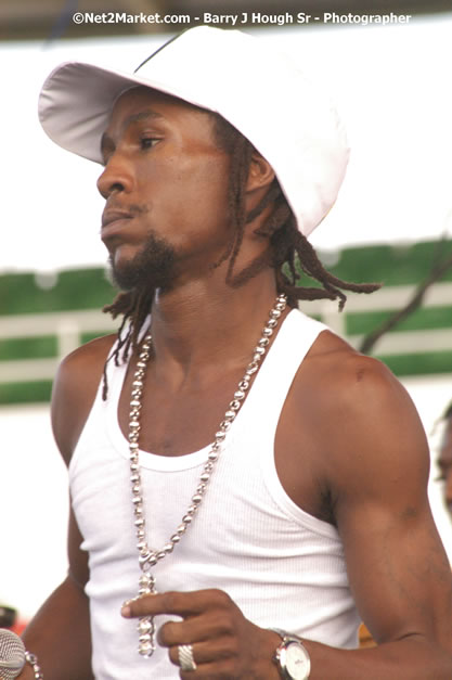 Jah Cure - Cure Fest 2007 - Longing For Concert at Trelawny Multi Purpose Stadium, Trelawny, Jamaica - Sunday, October 14, 2007 - Cure Fest 2007 October 12th-14th, 2007 Presented by Danger Promotions, Iyah Cure Promotions, and Brass Gate Promotions - Alison Young, Publicist - Photographs by Net2Market.com - Barry J. Hough Sr, Photographer - Negril Travel Guide, Negril Jamaica WI - http://www.negriltravelguide.com - info@negriltravelguide.com...!