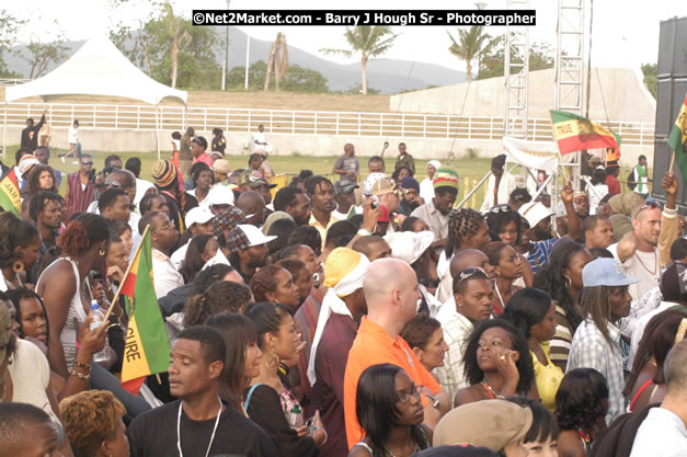 Jah Cure - Cure Fest 2007 - Longing For Concert at Trelawny Multi Purpose Stadium, Trelawny, Jamaica - Sunday, October 14, 2007 - Cure Fest 2007 October 12th-14th, 2007 Presented by Danger Promotions, Iyah Cure Promotions, and Brass Gate Promotions - Alison Young, Publicist - Photographs by Net2Market.com - Barry J. Hough Sr, Photographer - Negril Travel Guide, Negril Jamaica WI - http://www.negriltravelguide.com - info@negriltravelguide.com...!