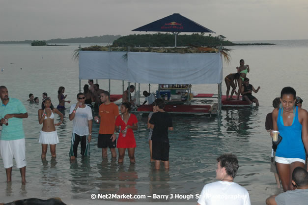 Hybrid Go Ultra - Independence Negril 2K7 - A Barefoot Beach Party @ The Hybrid Beach Cove aka Half Moon Beach Club, Sunday, August 5, 2007, Half Moon Beach, Hanover Parish, Jamaica - Negril Travel Guide.com, Negril Jamaica WI - http://www.negriltravelguide.com - info@negriltravelguide.com...!