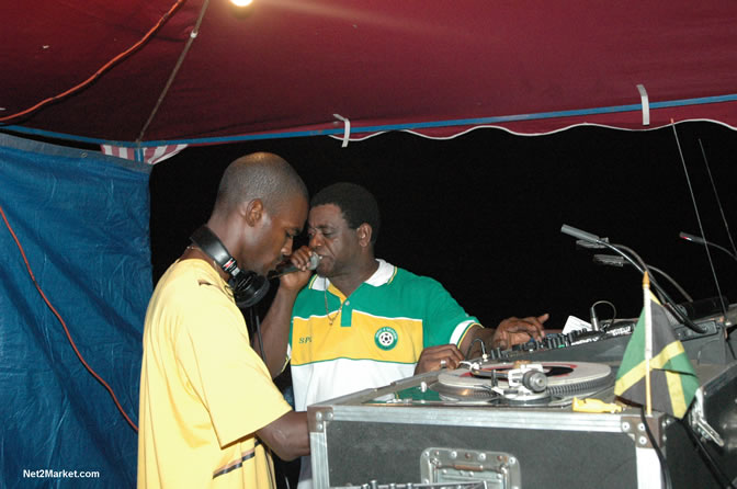 History Clash - Stone Love VS David Roddigan [Out of London] - June 5, 2005 - Presented by Jamaica Tamboo in association with Guinness - Negril Spot - Negril Travel Guide, Negril Jamaica WI - http://www.negriltravelguide.com - info@negriltravelguide.com...!