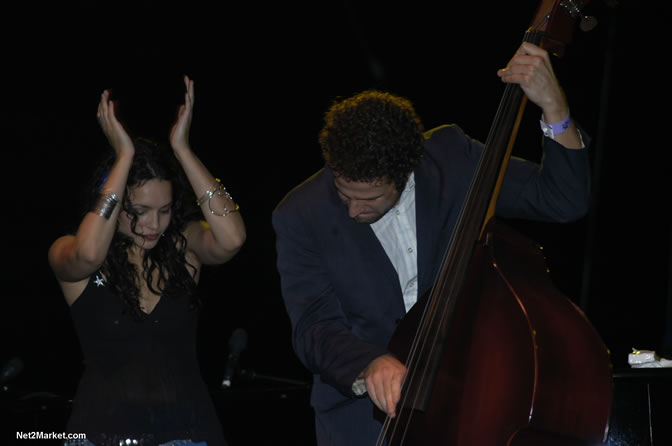 Norah Jones- Air Jamaica Jazz & Blues 2005 - The Art Of Music - Cinnamon Hill Golf Course, Rose Hall, Montego Bay - Negril Travel Guide, Negril Jamaica WI - http://www.negriltravelguide.com - info@negriltravelguide.com...!