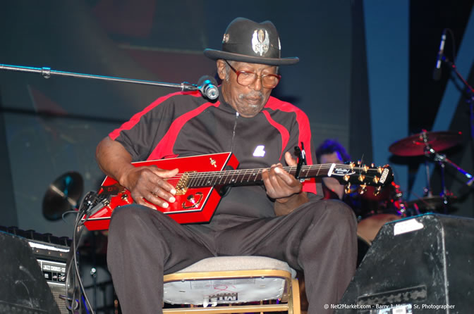 Bo Diddley - Air Jamaica Jazz & Blues Festival 2006 - The Art of Music - Cinnamon Hill Golf Club - Rosehall Resort & Country Club, Montego Bay, Jamaica W.I. - Thursday, Friday 27, 2006 - Negril Travel Guide, Negril Jamaica WI - http://www.negriltravelguide.com - info@negriltravelguide.com...!