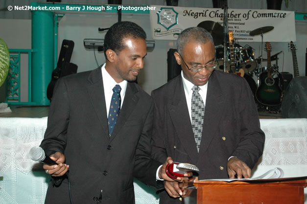 Negril Chamber of Commerce - 24th Anniversary Dinner Photos - Saturday, April 21, 2007 - Negril Hills Country Club, Sheffield, Westmoreland, Jamaica W.I. - Negril Travel Guide, Negril Jamaica WI - http://www.negriltravelguide.com - info@negriltravelguide.com...!