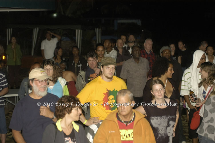 Etana - Live In Concert - One Love Reggae Concert Series 09/10 @ Negril Escape Resort and Spa, December 22, 2009, One Love Drive, West End, Negril, Westmoreland, Jamaica W.I. - Photographs by Net2Market.com - Barry J. Hough Sr, Photographer/Photojournalist - Negril Travel Guide, Negril Jamaica WI - http://www.negriltravelguide.com - info@negriltravelguide.com...!