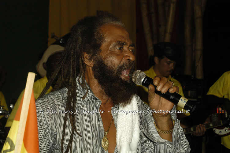 John Holt - Live in Concert - Also featuring Uprising Bank, plus DJ Gemini @ One Love Reggae Concerts Series 09/10 @ Negril Escape Resort & Spa, February 9, 2010, One Love Drive, West End, Negril, Westmoreland, Jamaica W.I. - Photographs by Net2Market.com - Barry J. Hough Sr, Photographer/Photojournalist - The Negril Travel Guide - Negril's and Jamaica's Number One Concert Photography Web Site with over 40,000 Jamaican Concert photographs Published -  Negril Travel Guide, Negril Jamaica WI - http://www.negriltravelguide.com - info@negriltravelguide.com...!