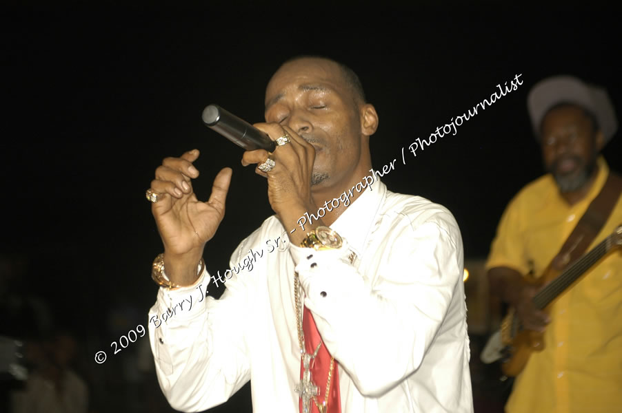  Sanchez - Live in Concert - at the One Love Reggae Concert Series 09/10 @ Negril Escape Resort & Spa - Also Featuring: Timmi Burrell and Justice Merchant- Backing Band Roots Warrior - DJ Gemini - MC Oliver Cargill, Negril Escape Resort & Spa, One Love Drive, West End, Negril, Westmoreland, Jamaica W.I. - Tuesday, November 24, 2009 - Photographs by Net2Market.com - Barry J. Hough Sr, Photographer / Photojournalist - Photos taken with a Nikon D70, D100, or D300 - Negril Travel Guide, Negril Jamaica WI - http://www.negriltravelguide.com - info@negriltravelguide.com...!