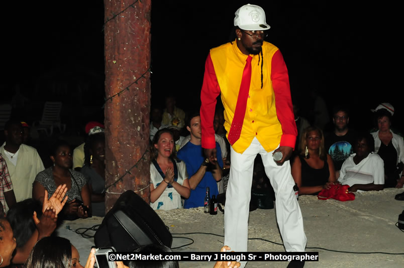 Beenie Man - Live in Concert, plus Hiyah Grade Band @ The Sunset Show @ Negril Escape Resort and Spa, Tuesday, February 3, 2009 - Live Reggae Music at Negril Escape - Tuesday Nights 6:00PM to 10:00 PM - One Love Drive, West End, Negril, Westmoreland, Jamaica W.I. - Photographs by Net2Market.com - Barry J. Hough Sr, Photographer/Photojournalist - The Negril Travel Guide - Negril's and Jamaica's Number One Concert Photography Web Site with over 40,000 Jamaican Concert photographs Published -  Negril Travel Guide, Negril Jamaica WI - http://www.negriltravelguide.com - info@negriltravelguide.com...!