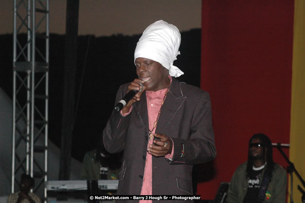 Richie Spice at Tru-Juice Rebel Salute 2008 - The 15th staging of Tru-Juice Rebel Salute, Saturday, January 12, 2008, Port Kaiser Sports Club, St. Elizabeth, Jamaica W.I. - Photographs by Net2Market.com - Barry J. Hough Sr, Photographer - Negril Travel Guide, Negril Jamaica WI - http://www.negriltravelguide.com - info@negriltravelguide.com...!