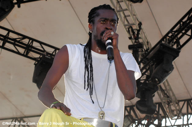 Beenie Man - Explosion - Red Stripe Reggae Sumfest 2007 - Thursday, July 19, 2007 - Red Stripe Reggae Sumfest 2007 at Catherine Hall, Montego Bay, St James, Jamaica W.I. - Negril Travel Guide, Negril Jamaica WI - http://www.negriltravelguide.com - info@negriltravelguide.com...!