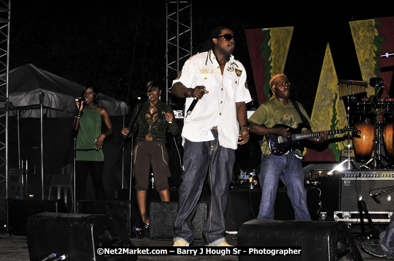 Bonafide @ Red Stripe Reggae Sumfest 2008 International Night 2, Catherine Hall, Montego Bay - Saturday, July 19, 2008 - Reggae Sumfest 2008 July 13 - July 19, 2008 - Photographs by Net2Market.com - Barry J. Hough Sr. Photojournalist/Photograper - Photographs taken with a Nikon D300 - Negril Travel Guide, Negril Jamaica WI - http://www.negriltravelguide.com - info@negriltravelguide.com...!