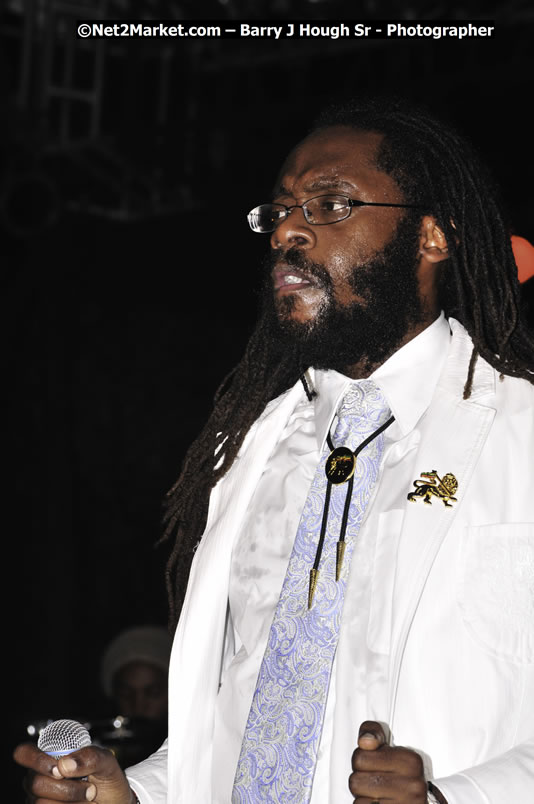 Tarrus Riley @ Red Stripe Reggae Sumfest 2008 International Night 2, Catherine Hall, Montego Bay - Saturday, July 19, 2008 - Reggae Sumfest 2008 July 13 - July 19, 2008 - Photographs by Net2Market.com - Barry J. Hough Sr. Photojournalist/Photograper - Photographs taken with a Nikon D300 - Negril Travel Guide, Negril Jamaica WI - http://www.negriltravelguide.com - info@negriltravelguide.com...!