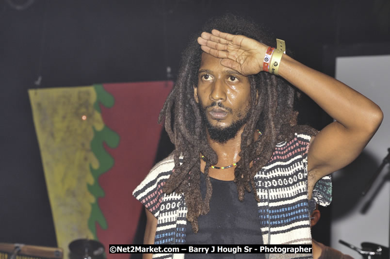 Rootz Underground @ Reggae Sumfest 2008 International Night 2, Catherine Hall, Montego Bay - Saturday, July 19, 2008 - Reggae Sumfest 2008 July 13 - July 19, 2008 - Photographs by Net2Market.com - Barry J. Hough Sr. Photojournalist/Photograper - Photographs taken with a Nikon D300 - Negril Travel Guide, Negril Jamaica WI - http://www.negriltravelguide.com - info@negriltravelguide.com...!