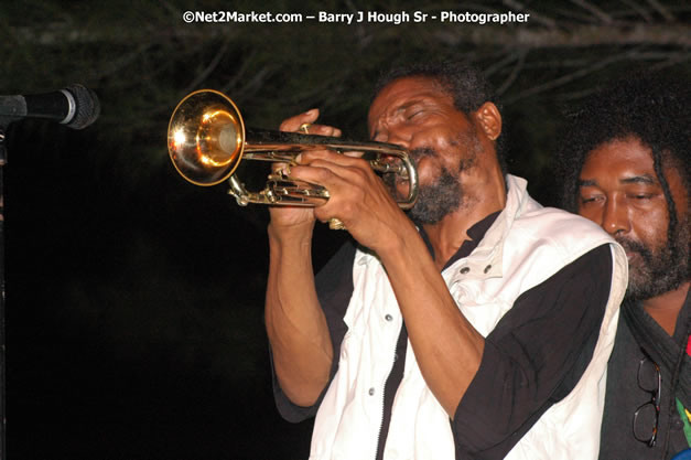 Tarrus Riley, Jimmy Riley, and Dwayne Stephensen - Money Cologne Promotions in association with "British Link Up" presents Summer Jam featuring She's Royal Tarrus Riley & Jimmy Riley - Plus Ras Slick, Sham Dawg, and Whiskey Bagio @ Roots Bamboo, Norman Manley Boulevard, Negril, Jamaica W.I. - Backed up Dean Fraser & The Hurricanne Band - MC Barry G and Rev. BB - July 25, 2007 - Negril Travel Guide.com, Negril Jamaica WI - http://www.negriltravelguide.com - info@negriltravelguide.com...!