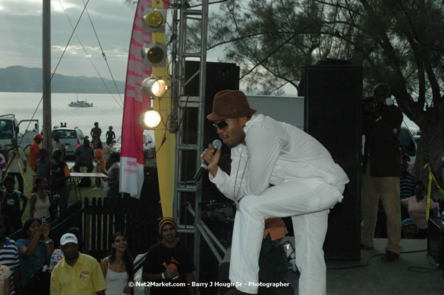 The Ministry of Toursim & The Jamaica Tourist Board present Tourism Awareness Concert in Commemoration of the Start of the 07/08 Winter Tourist Season - Guest Performers: Third World, Tessane Chin, Etana, Assassin, One Third, Christopher Martin, Gumption Band - Saturday, December 15, 2007 - Old Hospital Site, on the Hip Strip, Montego Bay, Jamaica W.I. - Photographs by Net2Market.com - Barry J. Hough Sr, Photographer - Negril Travel Guide, Negril Jamaica WI - http://www.negriltravelguide.com - info@negriltravelguide.com...!