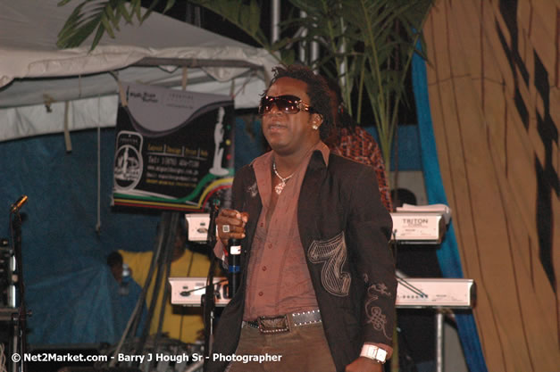 Little Hero @ Western Consciousness 2007 - Presented by King of Kings Productons - Saturday, April 28, 2007 - Llandilo Cultural Centre, Savanna-La-Mar, Westmoreland, Jamaica W.I. - Negril Travel Guide, Negril Jamaica WI - http://www.negriltravelguide.com - info@negriltravelguide.com...!