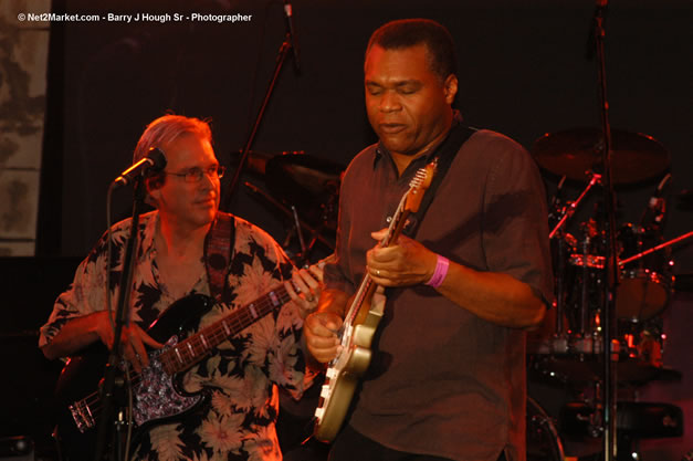 The Robert Cray Band @ The Aqueduct on Rose Hall - Friday, January 26, 2007 - 10th Anniversary - Air Jamaica Jazz & Blues Festival 2007 - The Art of Music - Tuesday, January 23 - Saturday, January 27, 2007, The Aqueduct on Rose Hall, Montego Bay, Jamaica - Negril Travel Guide, Negril Jamaica WI - http://www.negriltravelguide.com - info@negriltravelguide.com...!