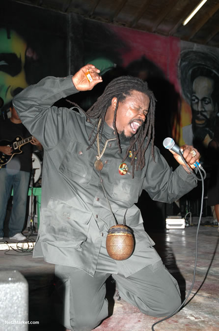 The Messenger, Reggae Super Star - Luciano - Gregory Isaacs - Bobby Dread - Swallow - backed by the Indika Band - Boubon Beach Restaurant, Beach Bar & Oceanfront Accommodations - Negril Travel Guide, Negril Jamaica WI - http://www.negriltravelguide.com - info@negriltravelguide.com...!