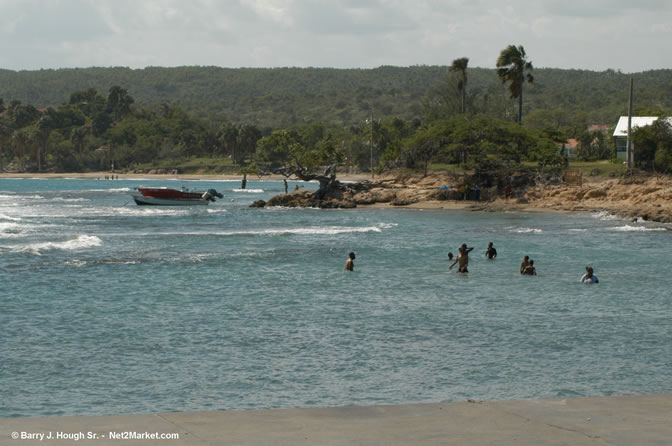 A Photo Story of Calabash 2005 - 5th Anniversary - @ Jakes, Treasure Beach - May 27th to 29th, 2005 - Negril Travel Guide, Negril Jamaica WI - http://www.negriltravelguide.com - info@negriltravelguide.com...!