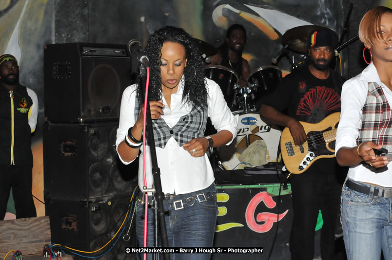  Coco Tea & Silver Cat at Bourbon Beach - Money Cologne Promotions presents The Growning of Coco Tea & Silver Cat at Bourbon Beach, Norman Manley Boulevard, Negril , Westmoreland, Jamaica W.I. - Monday, April 14, 2008 - Photographs by Barry J. Hough Sr. Photojournalist/Photograper - Photographs taken with a Nikon D70, D100, or D300 - Negril Travel Guide, Negril Jamaica WI - http://www.negriltravelguide.com - info@negriltravelguide.com...!