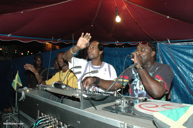 History Clash - Stone Love VS David Roddigan [Out of London] - June 5, 2005 - Presented by Jamaica Tamboo in association with Guinness - Negril Spot - Negril Travel Guide, Negril Jamaica WI - http://www.negriltravelguide.com - info@negriltravelguide.com...!