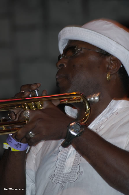 Azucar Negra - Air Jamaica Jazz & Blues 2005 - The Art Of Music - Cinnamon Hill Golf Course, Rose Hall, Montego Bay - Negril Travel Guide, Negril Jamaica WI - http://www.negriltravelguide.com - info@negriltravelguide.com...!