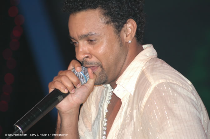 Shaggy - Air Jamaica Jazz & Blues Festival 2006 - The Art of Music - Cinnamon Hill Golf Club - Rosehall Resort & Country Club, Montego Bay, Jamaica W.I. - Thursday, January 26, 2006 - Negril Travel Guide, Negril Jamaica WI - http://www.negriltravelguide.com - info@negriltravelguide.com...!