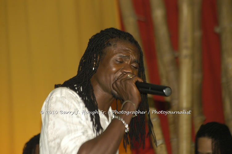 Chaka Demus & Pliers - Live In Concert @ Negril Escape Resort and Spa, December 8, 2009, One Love Drive, West End, Negril, Westmoreland, Jamaica W.I. - Photographs by Net2Market.com - Barry J. Hough Sr, Photographer/Photojournalist - Negril Travel Guide, Negril Jamaica WI - http://www.negriltravelguide.com - info@negriltravelguide.com...!