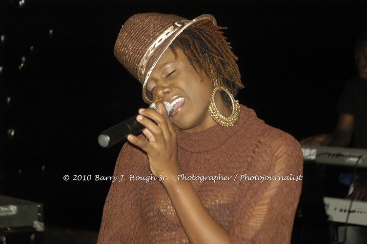 Etana - Live In Concert - One Love Reggae Concert Series 09/10 @ Negril Escape Resort and Spa, December 22, 2009, One Love Drive, West End, Negril, Westmoreland, Jamaica W.I. - Photographs by Net2Market.com - Barry J. Hough Sr, Photographer/Photojournalist - Negril Travel Guide, Negril Jamaica WI - http://www.negriltravelguide.com - info@negriltravelguide.com...!