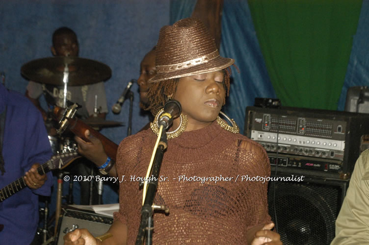 Etana - Live In Concert - One Love Reggae Concert Series 09/10 @ Negril Escape Resort and Spa, December 22, 2009, One Love Drive, West End, Negril, Westmoreland, Jamaica W.I. - Photographs by Net2Market.com - Barry J. Hough Sr, Photographer/Photojournalist - Negril Travel Guide, Negril Jamaica WI - http://www.negriltravelguide.com - info@negriltravelguide.com...!