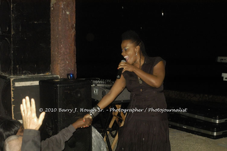 Etana - Live In Concert - One Love Reggae Concert Series 09/10 @ Negril Escape Resort and Spa, December 22, 2009, One Love Drive, West End, Negril, Westmoreland, Jamaica W.I. - Photographs by Net2Market.com - Barry J. Hough Sr, Photographer/Photojournalist - Negril Travel Guide, Negril Jamaica WI - http://www.negriltravelguide.com - info@negriltravelguide.com...!