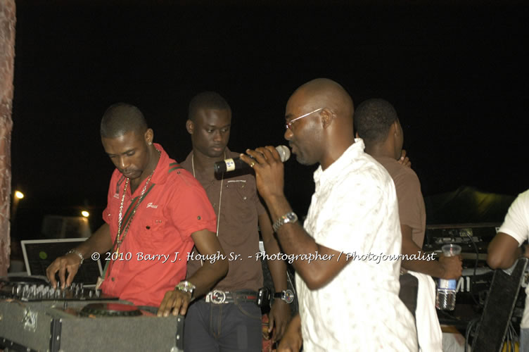 JAH Cure - Live In Concert @ Negril Escape Resort and Spa, December 15, 2009, One Love Drive, West End, Negril, Westmoreland, Jamaica W.I. - Photographs by Net2Market.com - Barry J. Hough Sr, Photographer/Photojournalist - Negril Travel Guide, Negril Jamaica WI - http://www.negriltravelguide.com - info@negriltravelguide.com...!