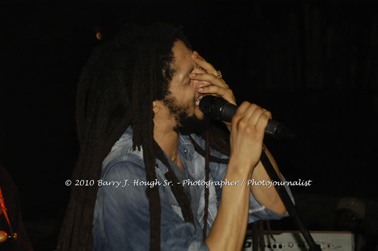 Julian Marley - Grammy Nominee & Son of the Legend Bob Marley - Live in Concert - Also featuring Ras Noble, Power Drill, Iron Head, & Robin Banks - Backing Band Roots Warrior, plus DJ Gemini @ One Love Reggae Concerts Series 09/10 @ Negril Escape Resort & Spa, February 2, 2010, One Love Drive, West End, Negril, Westmoreland, Jamaica W.I. - Photographs by Net2Market.com - Barry J. Hough Sr, Photographer/Photojournalist - The Negril Travel Guide - Negril's and Jamaica's Number One Concert Photography Web Site with over 40,000 Jamaican Concert photographs Published -  Negril Travel Guide, Negril Jamaica WI - http://www.negriltravelguide.com - info@negriltravelguide.com...!