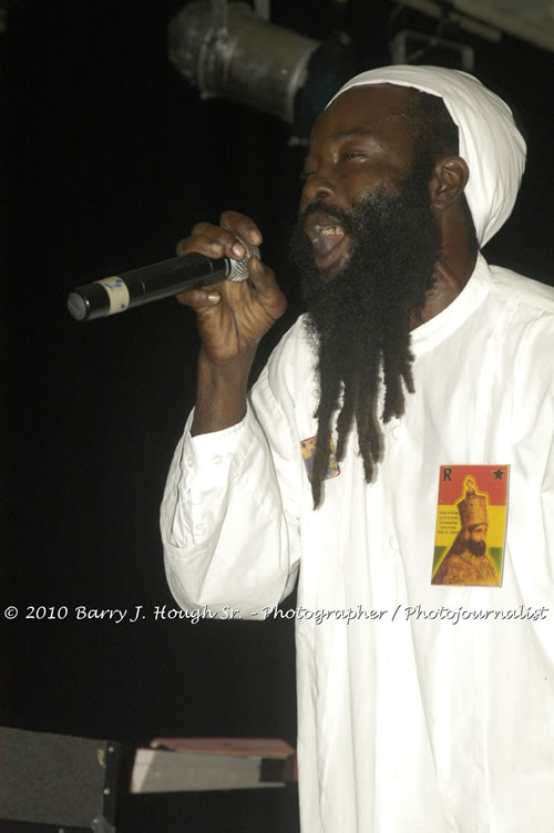 Marcia Griffiths & Edge Michael - Live In Concert - One Love Reggae Concert Series 09/10 @ Negril Escape Resort and Spa, December 29, 2009, One Love Drive, West End, Negril, Westmoreland, Jamaica W.I. - Photographs by Net2Market.com - Barry J. Hough Sr, Photographer/Photojournalist - Negril Travel Guide, Negril Jamaica WI - http://www.negriltravelguide.com - info@negriltravelguide.com...!