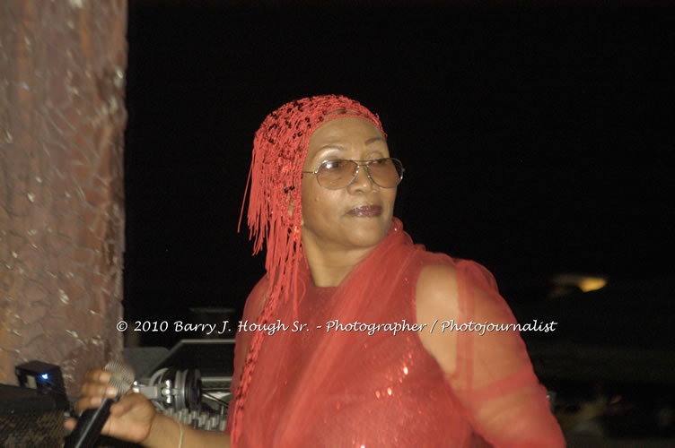 Marcia Griffiths & Edge Michael - Live In Concert - One Love Reggae Concert Series 09/10 @ Negril Escape Resort and Spa, December 29, 2009, One Love Drive, West End, Negril, Westmoreland, Jamaica W.I. - Photographs by Net2Market.com - Barry J. Hough Sr, Photographer/Photojournalist - Negril Travel Guide, Negril Jamaica WI - http://www.negriltravelguide.com - info@negriltravelguide.com...!