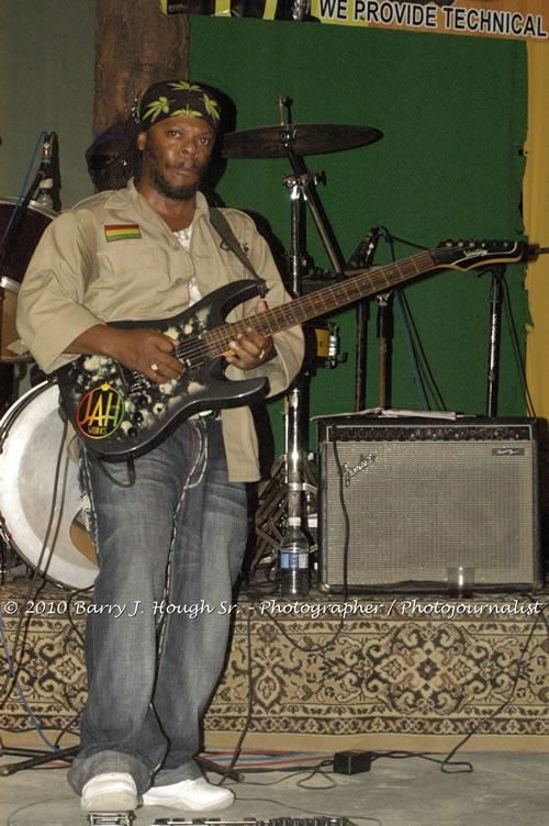 Richie Spice - Live In Concert - One Love Reggae Concert Series 09/10 @ Negril Escape Resort and Spa, January 19, 2010, One Love Drive, West End, Negril, Westmoreland, Jamaica W.I. - Photographs by Net2Market.com - Barry J. Hough Sr, Photographer/Photojournalist - Negril Travel Guide, Negril Jamaica WI - http://www.negriltravelguide.com - info@negriltravelguide.com...!