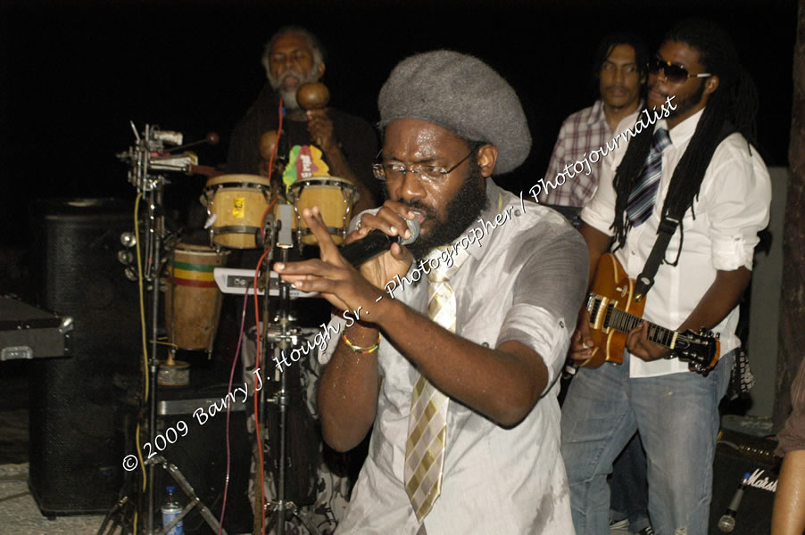  Tarrus Riley - Live in Concert - at the One Love Reggae Concert Series 09/10 @ Negril Escape Resort & Spa - Also Featuring: Mistic Bowie, Monday Justice, Cash, Dean Frazier - DJ Gemini - MC Oliver Cargill, Negril Escape Resort & Spa, One Love Drive, West End, Negril, Westmoreland, Jamaica W.I. - Tuesday, November 17, 2009 - Photographs by Net2Market.com - Barry J. Hough Sr, Photographer / Photojournalist - Photos taken with a Nikon D70, D100, or D300 - Negril Travel Guide, Negril Jamaica WI - http://www.negriltravelguide.com - info@negriltravelguide.com...!