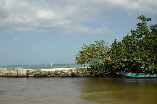 A Photo Walk along Negril's Famous Seven Mile Beach - Negril Travel Guide, Negril Jamaica WI - http://www.negriltravelguide.com - info@negriltravelguide.com...!