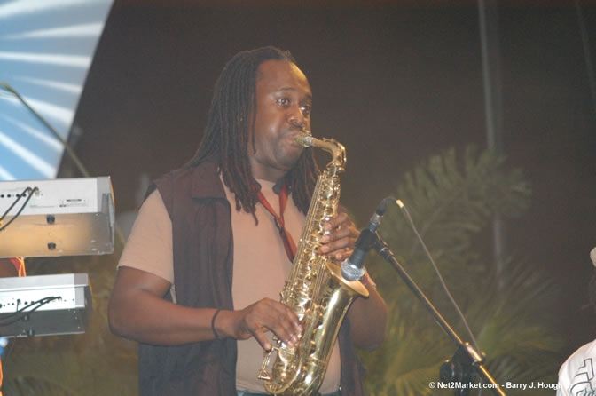 Andy Vernon - Red Stripe Reggae Sumfest 2005 - International Night - July 22th, 2005 - Negril Travel Guide, Negril Jamaica WI - http://www.negriltravelguide.com - info@negriltravelguide.com...!