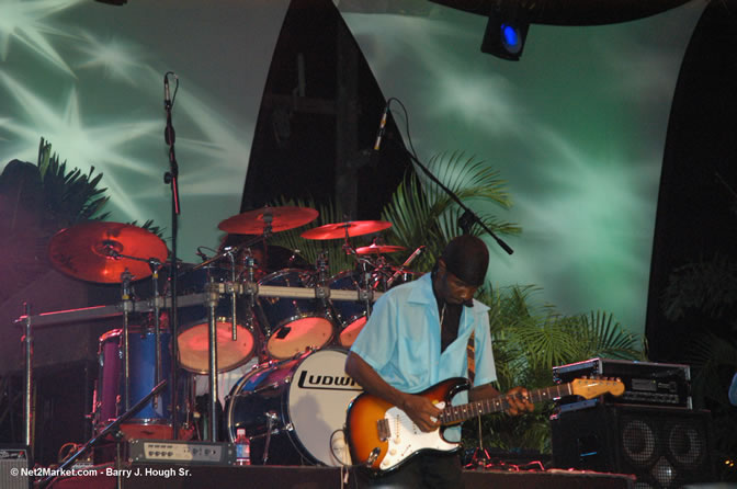 Tarrus & Jimmy Riley [Father & Son] - Red Stripe Reggae Sumfest 2005 - International Night #2 - July 23th, 2005 - Negril Travel Guide, Negril Jamaica WI - http://www.negriltravelguide.com - info@negriltravelguide.com...!