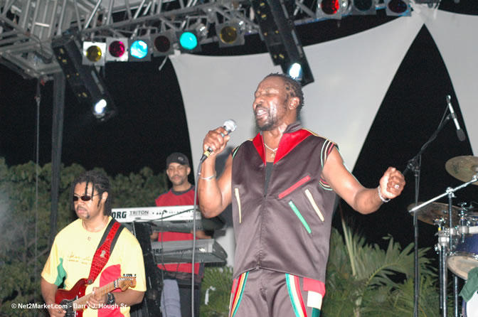 Toots and The Maytails - Red Stripe Reggae Sumfest 2005 - International Night #2 - July 23th, 2005 - Negril Travel Guide, Negril Jamaica WI - http://www.negriltravelguide.com - info@negriltravelguide.com...!