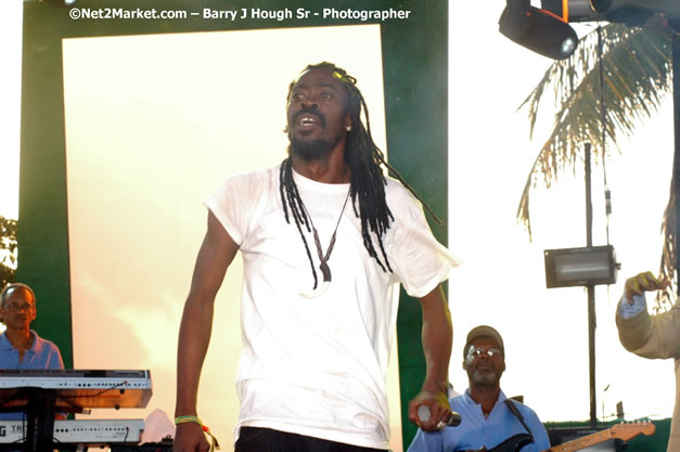 Beeniw Man & Barbee  - Red Stripe Reggae Sumfest 2007 - Zenith - Saturday, July 21, 2007 - Catherine Hall, Montego Bay, St James, Jamaica W.I. - Negril Travel Guide, Negril Jamaica WI - http://www.negriltravelguide.com - info@negriltravelguide.com...!