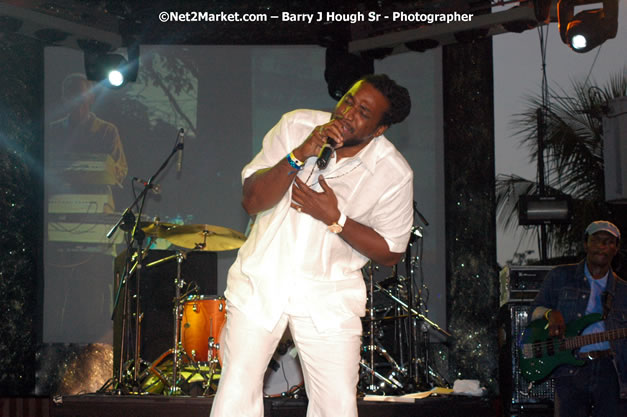 Tiger - Red Stripe Reggae Sumfest 2007 - Zenith - Saturday, July 21, 2007 - Catherine Hall, Montego Bay, St James, Jamaica W.I. - Negril Travel Guide, Negril Jamaica WI - http://www.negriltravelguide.com - info@negriltravelguide.com...!